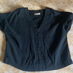 Universal Thread Black Textured V-Neck Blouse